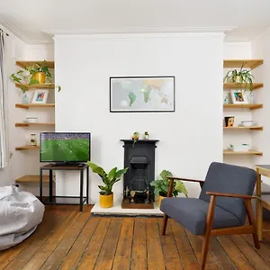 Apartamento 50 Meters To The Metro